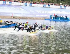 关于冲浪淘汰赛上演强强对话，荆楚猎隼队强势反弹三湘银狐队，团队配合流畅；传控打穿防线的信息