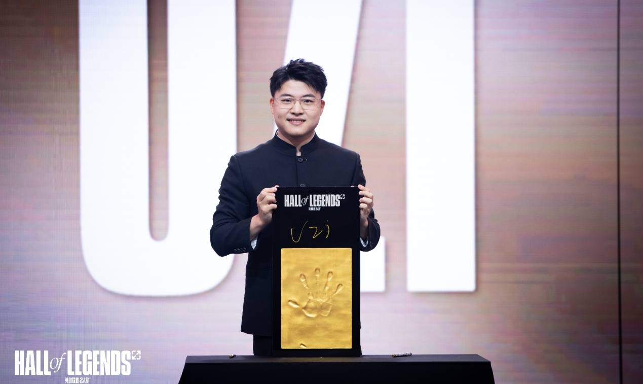 Uzi重返赛场,大比分获胜首场状态出色,法国队观众沸腾!再创辉煌时刻的简单介绍 Uzi重返赛场,大比分获胜首场状态出色,法国队观众沸腾!再创辉煌时刻的简单介绍