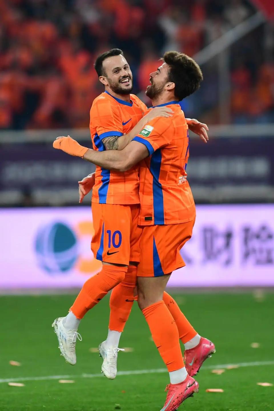 英超倒计时，山东泰山关键时刻再遭质疑，细节引发关注，压力陡增，细节决定成败的简单介绍