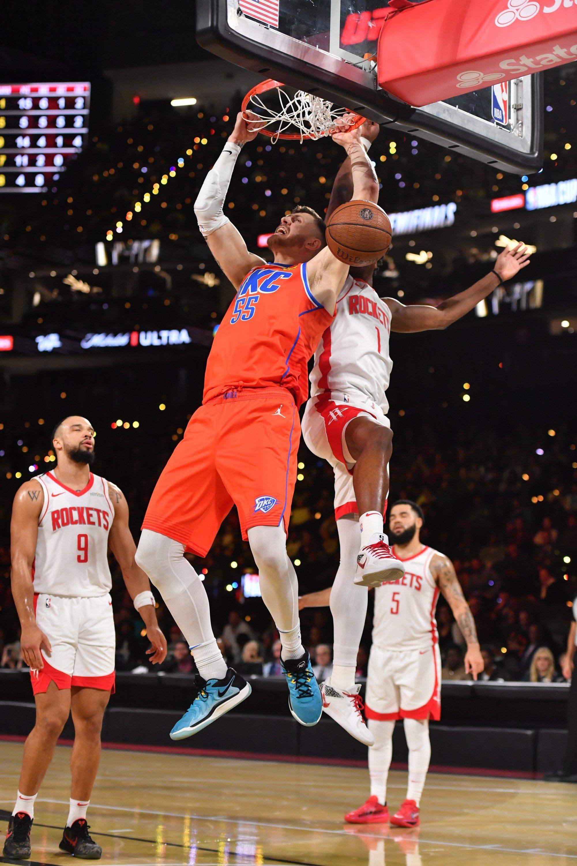 关于俄克拉荷马雷霆迎NBA季后赛关键赛；加时末段防线松动；媒体盛赞；控场能力受关注的信息