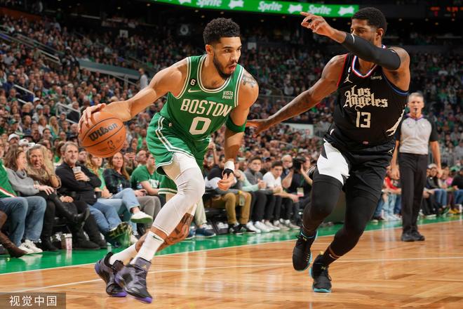 塔图姆回归赛场,精彩发挥首场状态亮眼,快船观众沸腾!的简单介绍 塔图姆回归赛场,精彩发挥首场状态亮眼,快船观众沸腾!的简单介绍