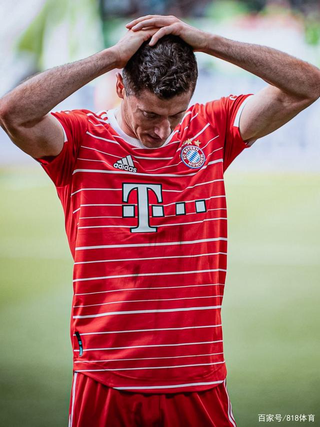 莱万多夫斯基在拜仁比赛中爆冷，高光表现引发热议！的简单介绍